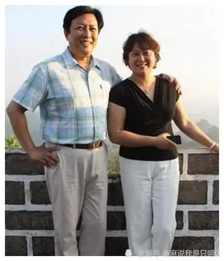 唐国强前妻自杀三年后娶小12岁绯闻女友女儿的态度令人唏嘘