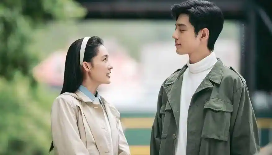 肖战,李沁二搭年代剧,角色人不输春生,晓梅,《马斐日常》启动_广大