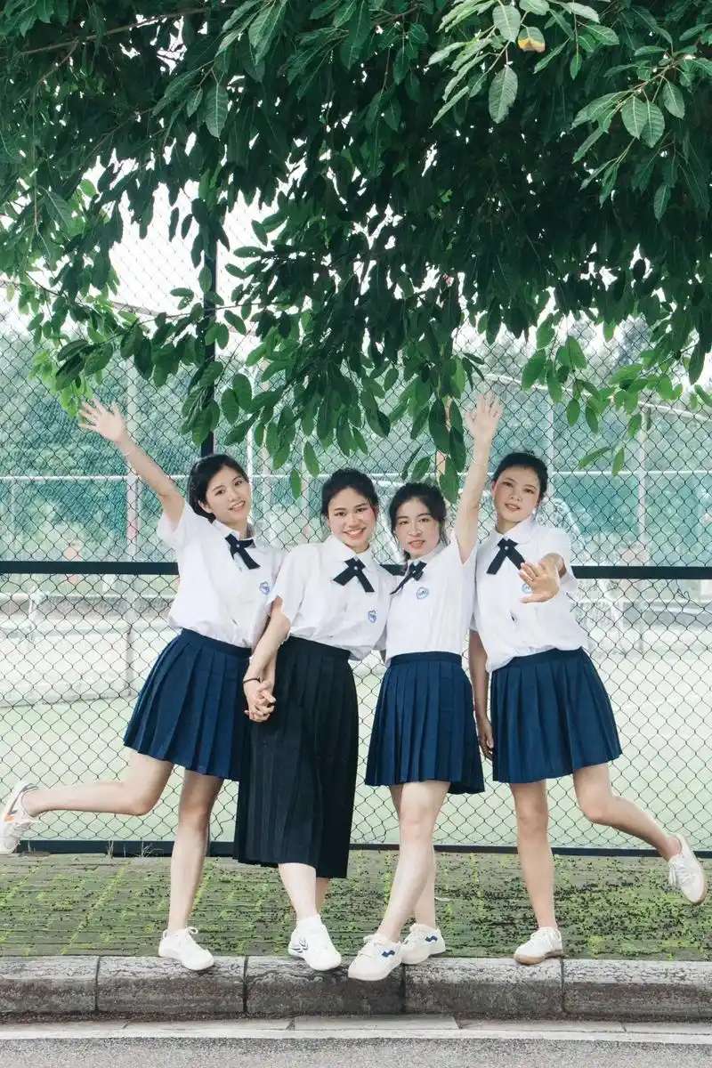 广西师大四人宿舍毕业照分享.毕业快乐,但快乐不毕业95#毕业 - 抖音