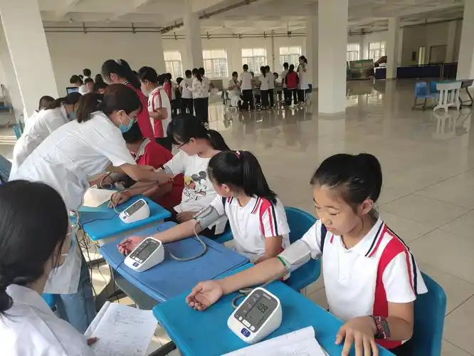 关注健康,呵护成长,锦华小学开展新学期学生体检工作