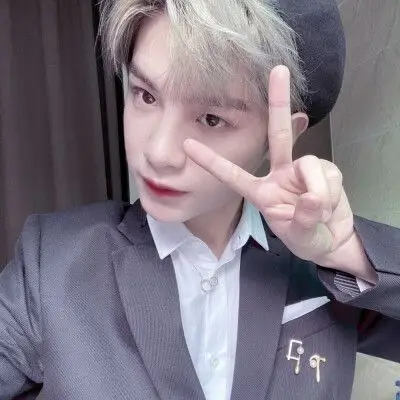 自制黄明昊滤镜头像抱图dd