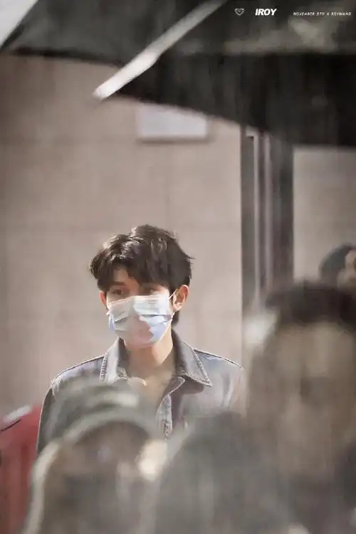 《我想和你唱》录制上下班  @tfboys-王源