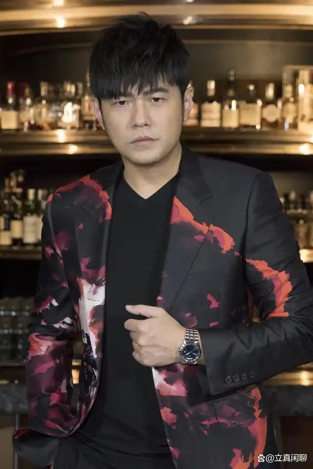 歌手周杰伦经典照片合集