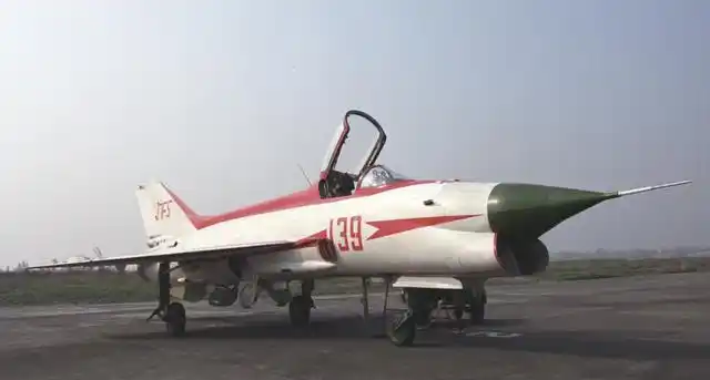 歼7的最终改进型:外观和歼10相似,成本还降低了