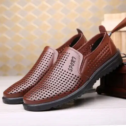 图书>期刊/杂志>男士>图书其它>夏季透气镂空皮凉鞋商务休闲皮鞋爸爸