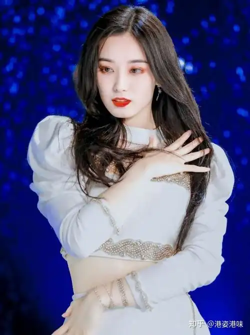 姜贞羽图源网络