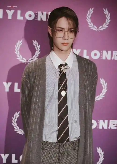 王一博 爱奇艺尖叫之夜#|#王一博变装#论眼镜啵的魅力#王一博