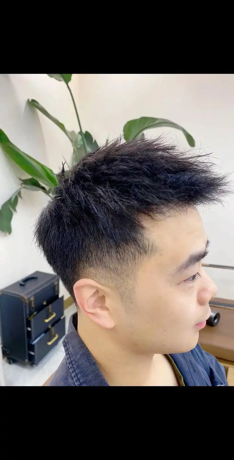 适合所有高发际线的男士#前刺发型 #男士发型干净有精神 - 抖音