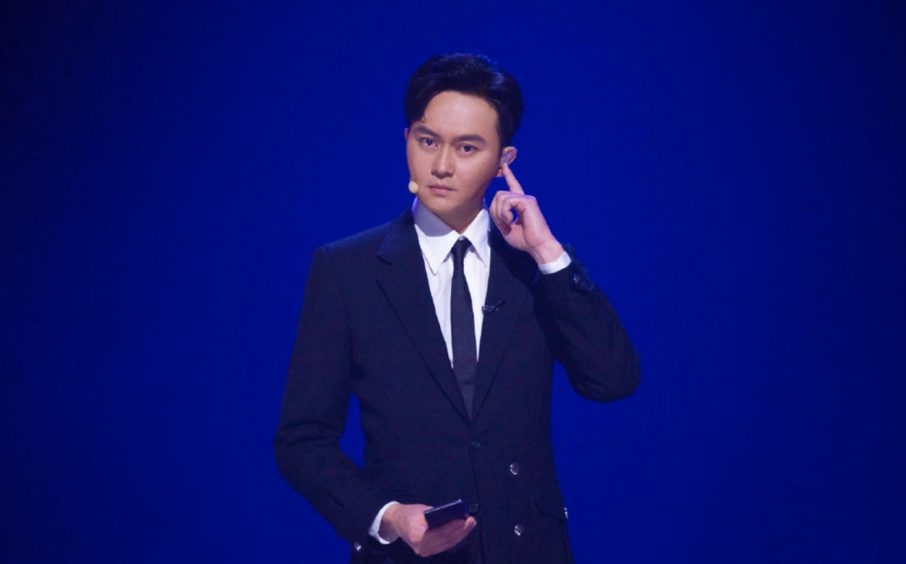 张智霖被獒犬送袁咏仪人偶调侃很恐怖