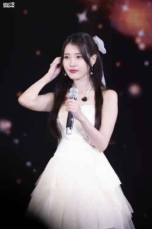 onlyu美图– 240630 iu2024世巡hereh曼谷演唱会 高清饭拍    【cr