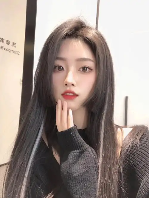 公主切1圆脸妹子暗黑系