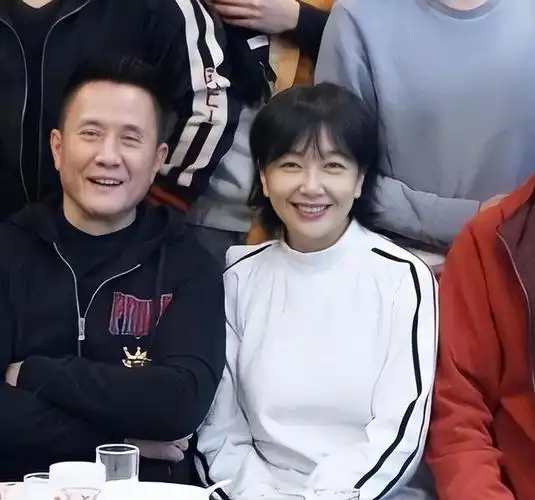 回顾演员田小洁从工人到演员娶女神江珊为妻事业爱情双丰收