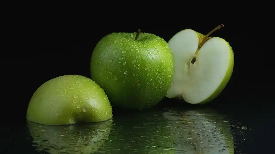 绿色苹果,水滴,水果特写 壁纸 - 1600x900