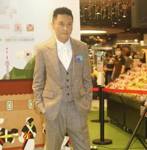 59岁关礼杰近照冻龄有术为保青春坚持全素饮食连蛋和奶都不吃