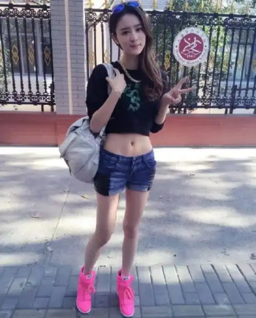 张馨月晒甜蜜约会照林峯肌肉身材抢眼夫妻私下爱称太肉麻