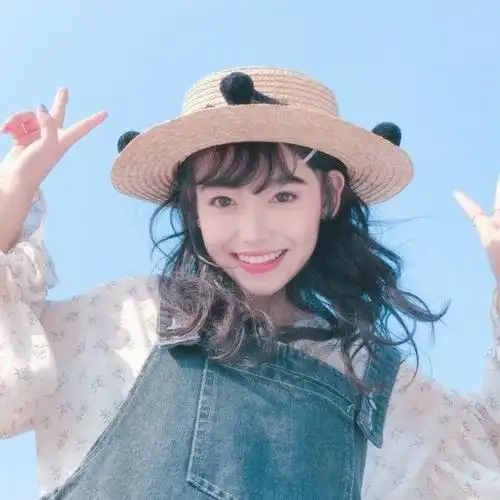 阳光美女剪刀手