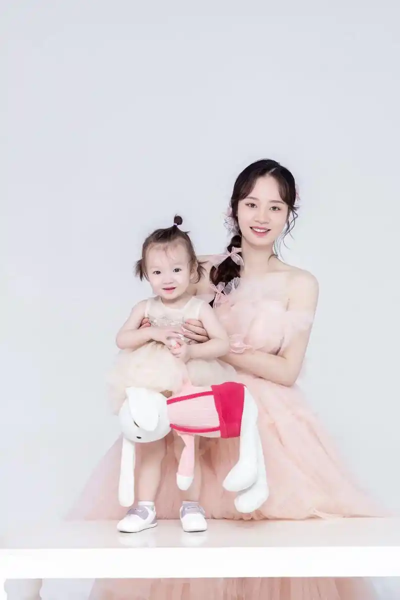 母女合拍 带宝宝拍个亲子写真吧 - 抖音