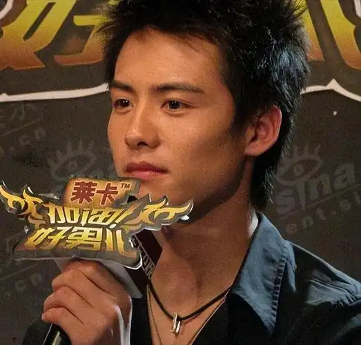 虽然马天宇小时候挺自卑的,但他真的喜欢唱歌.