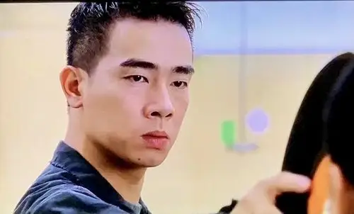 【已找到!】请问陈小春的这张照片出自哪部电视剧.