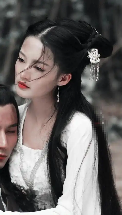 原创李沁白衣造型清丽脱俗要是来出演小龙女肯定很合适
