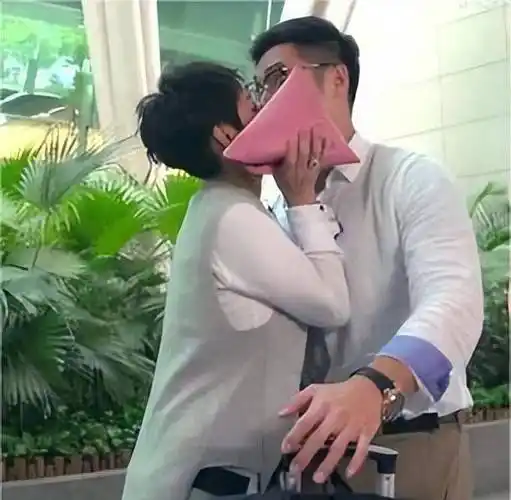 宁静:知三当三硬刚那英,与马景涛当街拥吻,后约会小16岁小鲜肉_乐嘉