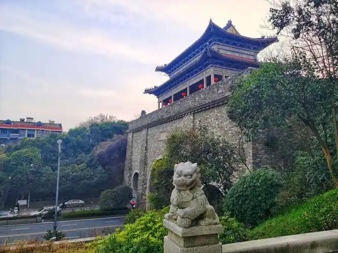 华灯初上的大美古城金陵