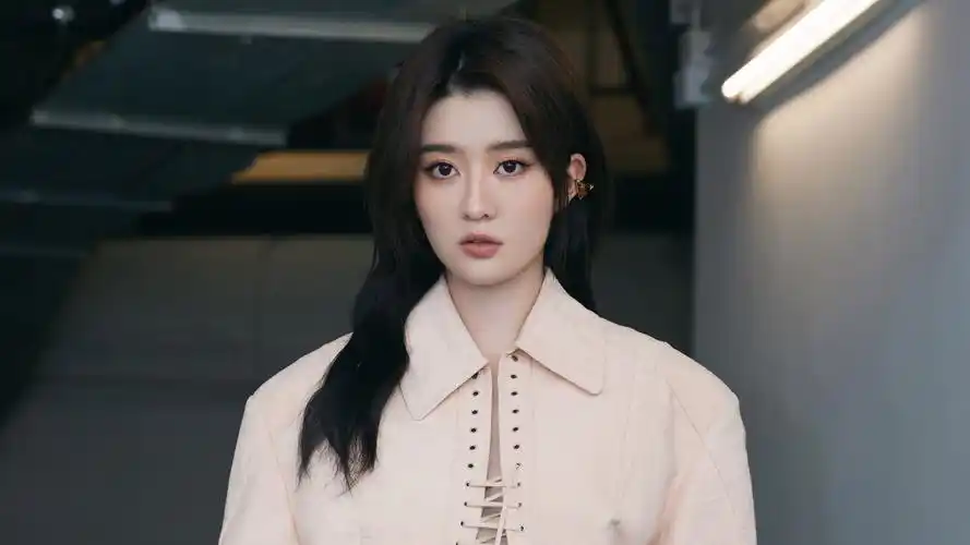 性感美女乔欣写真桌面壁纸