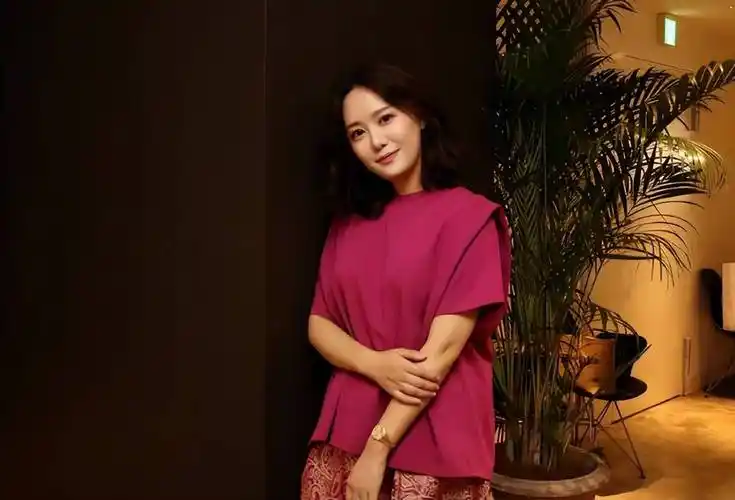 原创为安倍哽咽媒体人曾颖自杀作家陈岚证实正在抢救