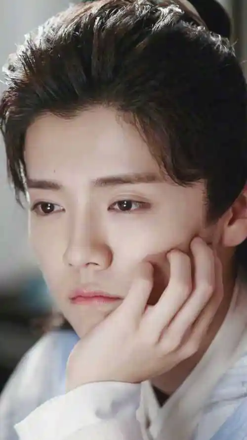 韩国电视剧明星男演员排名_鹿晗最新杂志封面写真_鹿晗2鹿晗图片