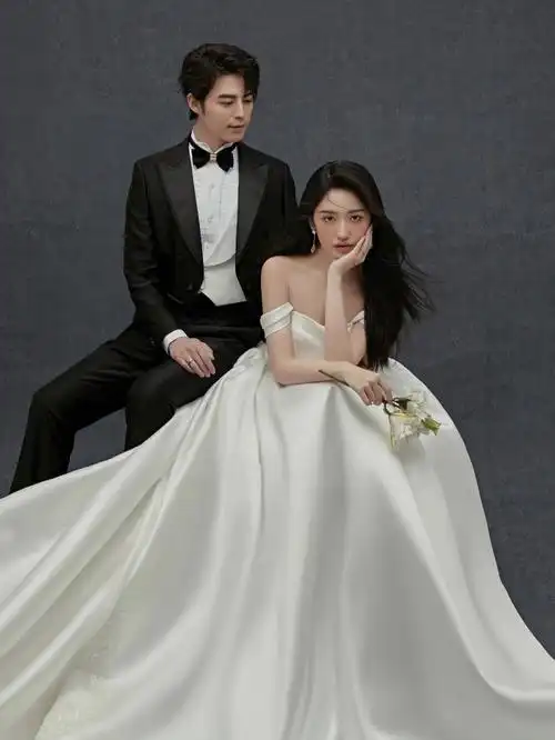 看一眼就心动的室内婚纱照简约大气