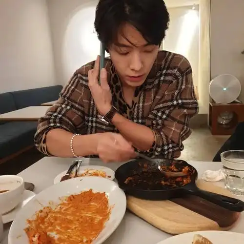 李东海的女友视角照片91#李东海  #superjunior  #男友  #女友视角