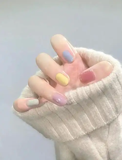 100 款显白显嫩夏日美甲!一口气挑到爽!