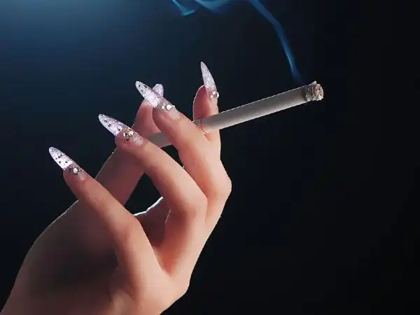 一个人人抽烟的伤感说说