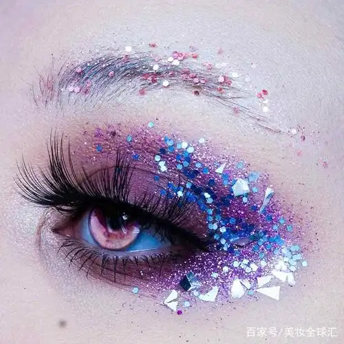 一组颜色夸张的创意眼妆集锦!