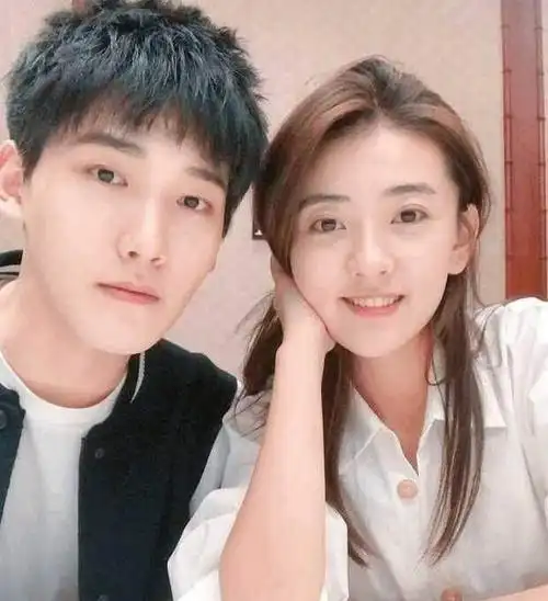 双世宠妃梁洁中戏女神看蒲巴甲跟梁洁求婚后邢邵林是什么态度