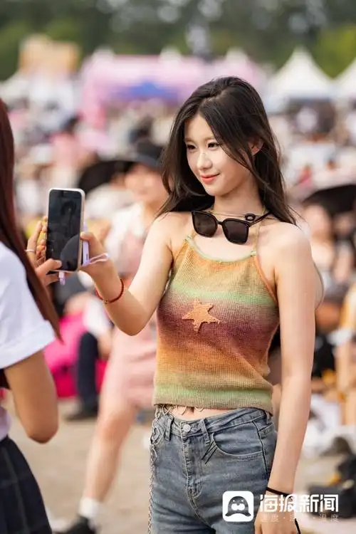 【组图】街拍:看济南新青年音乐节上的"时装秀" - 海报新闻