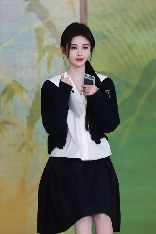 发现祎条线索#补档昨日#花间令#杨采薇/上官芷@鞠婧祎直播现场活动图