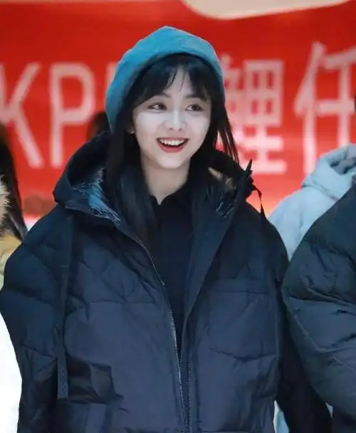 因此,对于谭松韵来说,婚姻或许只是她人生中的一个细节,而不是定义她