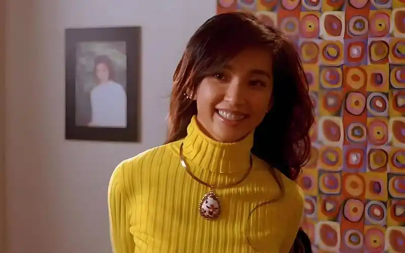 李冰冰51岁仍单身,携父母畅游张家界,网友:女神为何不嫁人?