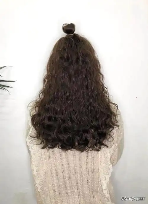 元旦烫发精选保暖小卷蓬松时尚真洋气头发细软女性最适合