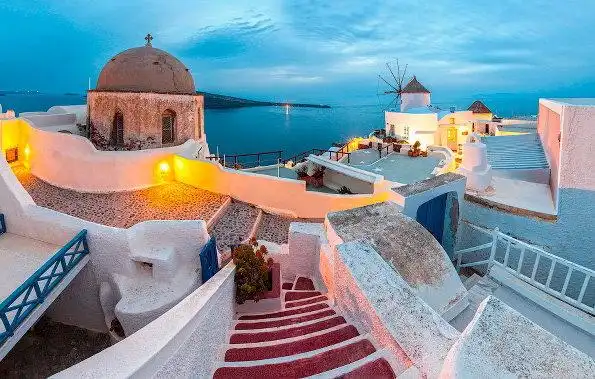 爱琴海上的明珠——希腊圣托里尼岛