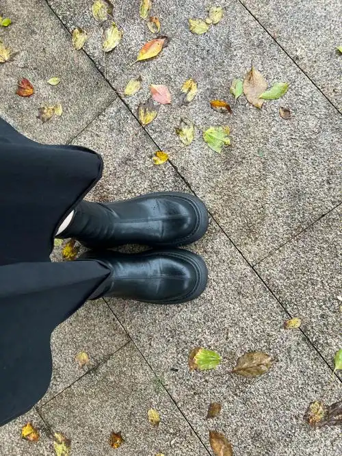 参考:高脚背 匡威38 运动鞋38.5 这个靴子39刚刚好～91