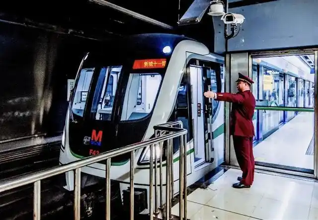 唯美震撼!武汉地铁摄影大赛"晒"出地铁改变生活