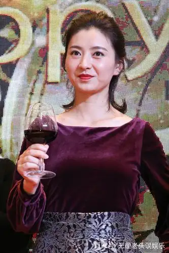 甄嬛传中饰演沈眉庄的斓曦