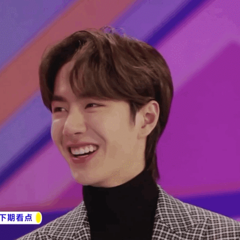 期待下一期,王一博你笑到拍桌可还行,却笑出了表情包