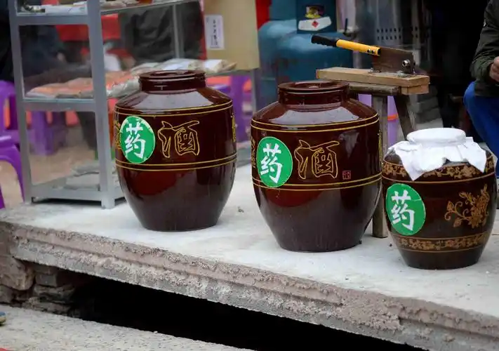 在一天之中,什么时候喝药酒效果好