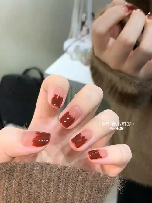 撞色叠刷指甲油温柔简约拼色美甲