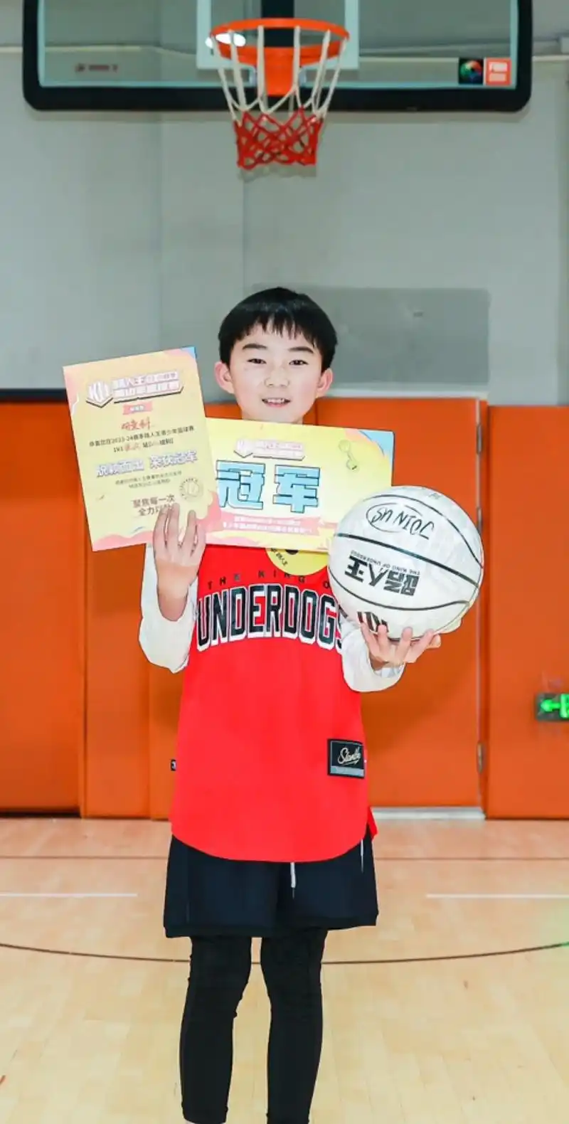 恭喜"亿方篮球俱乐部"球员向麦科获路人王u12冠军96 - 抖音