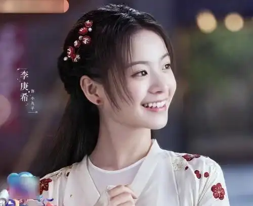 李庚希继《二十不惑》后,又一部新剧即将上线,女