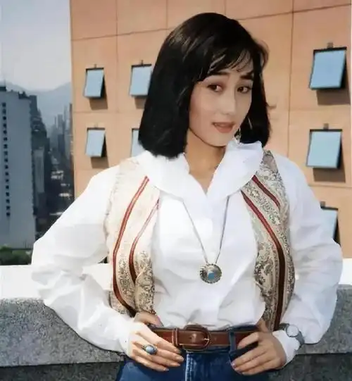 59岁利智近照曝光身材大变样李连杰独自后悔观众白亏20亿